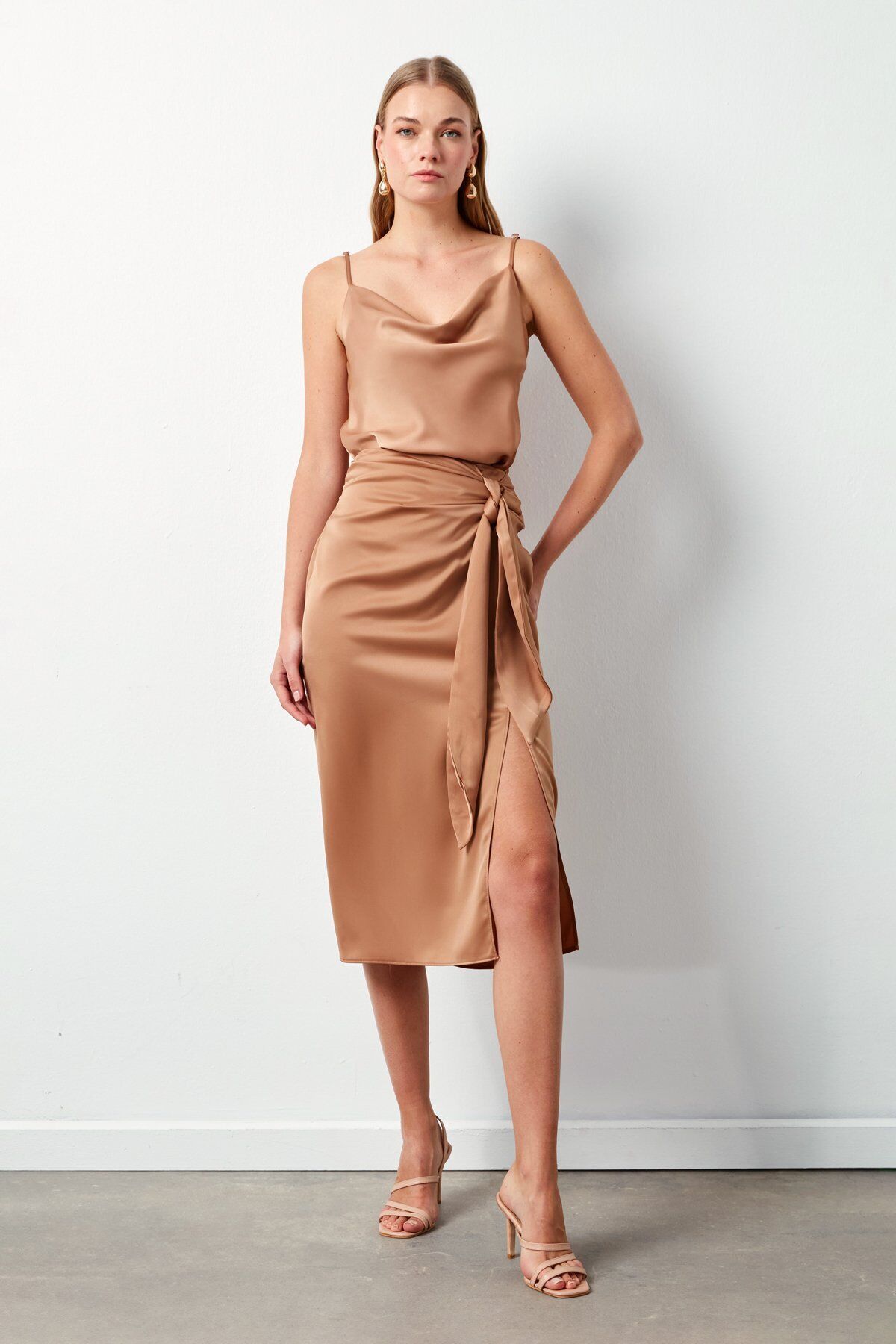 Yırtmaçlı Saten Etek - Siyah Camel - 42